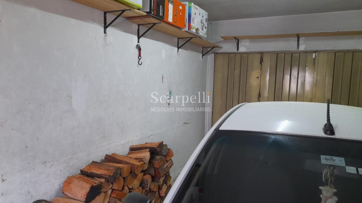 Casa ID.45146 - Buceo Venta Padrón Único Toda en 1 planta con buen fondo + Barbacoa con Baño + Apto independiente con baño y kitchenette.-