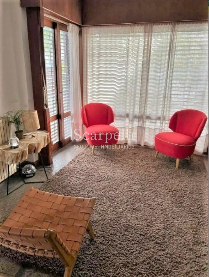 Casa ID.45280 - Punta Gorda Excelente Arquitectura con sello propio a mts. de la Rambla y muy próximo al Centro Comercial en apacible entorno
