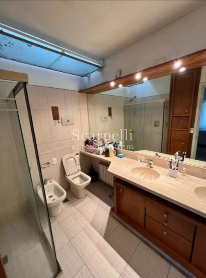 Casa ID.45280 - Punta Gorda Excelente Arquitectura con sello propio a mts. de la Rambla y muy próximo al Centro Comercial en apacible entorno