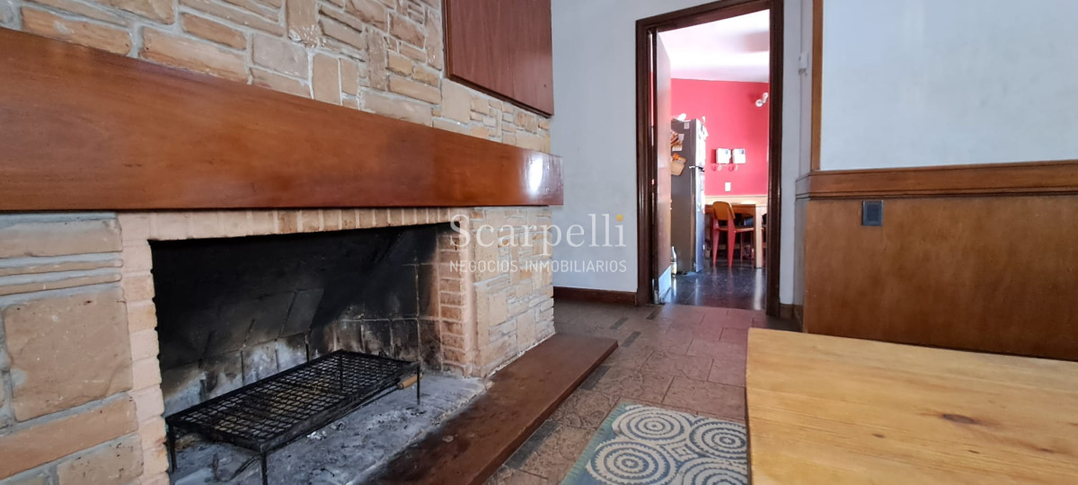 Casa ID.45280 - Punta Gorda Excelente Arquitectura con sello propio a mts. de la Rambla y muy próximo al Centro Comercial en apacible entorno