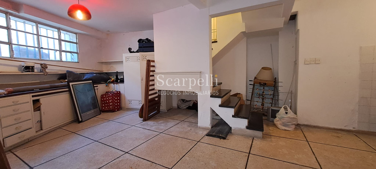 Casa ID.45280 - Punta Gorda Excelente Arquitectura con sello propio a mts. de la Rambla y muy próximo al Centro Comercial en apacible entorno