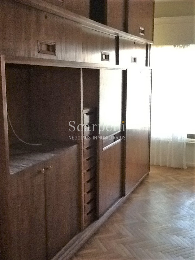 Casa ID.45280 - Punta Gorda Excelente Arquitectura con sello propio a mts. de la Rambla y muy próximo al Centro Comercial en apacible entorno