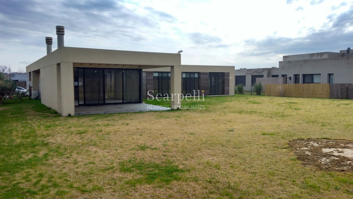 Casa ID.4533 - Moderna, minimalista, luminosa en Viñedos