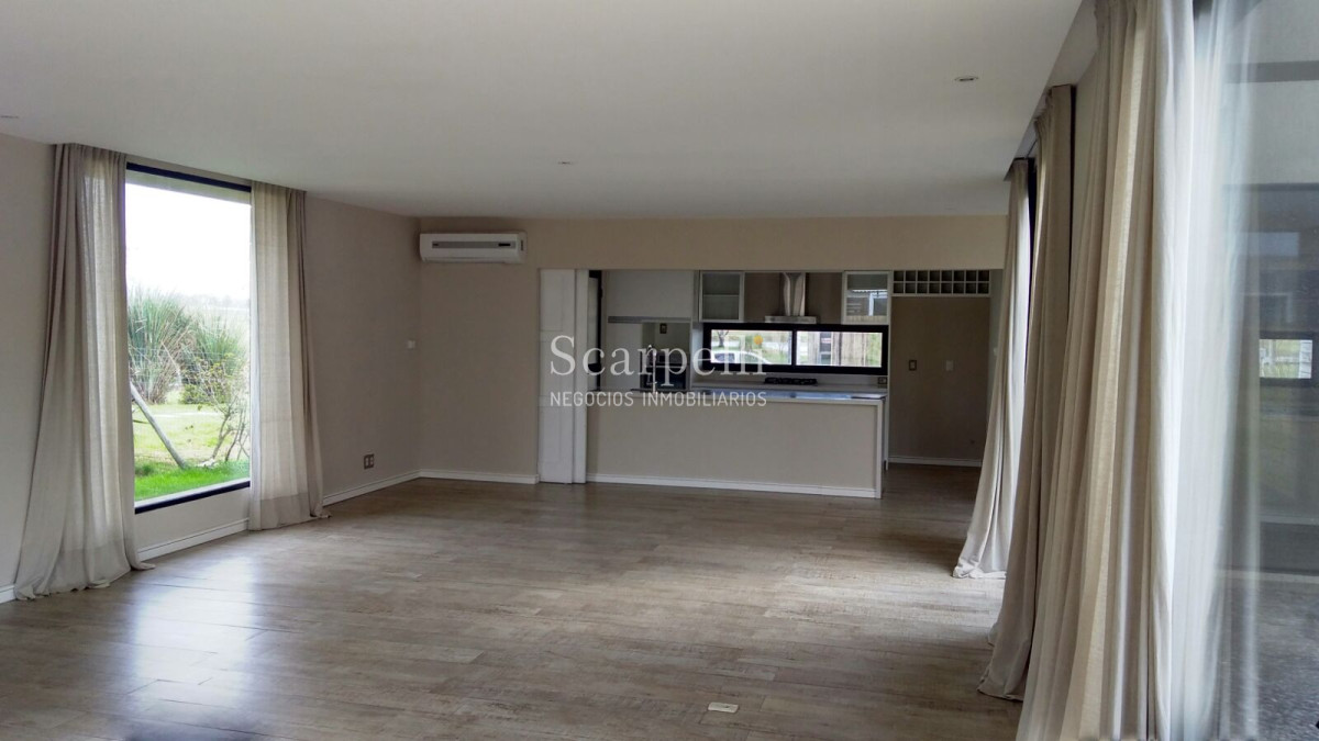 Casa ID.4533 - Moderna, minimalista, luminosa en Viñedos