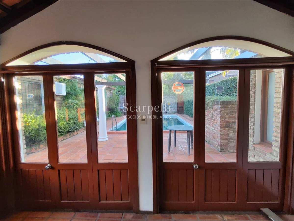 Casa ID.4626 - Arocena Próximo Venta Casa 1 planta Carrasco Tradicional 4 dormitorios 3 baños 2 Garages