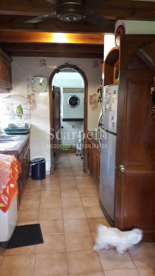 Casa ID.4626 - Arocena Próximo Venta Casa 1 planta Carrasco Tradicional 4 dormitorios 3 baños 2 Garages