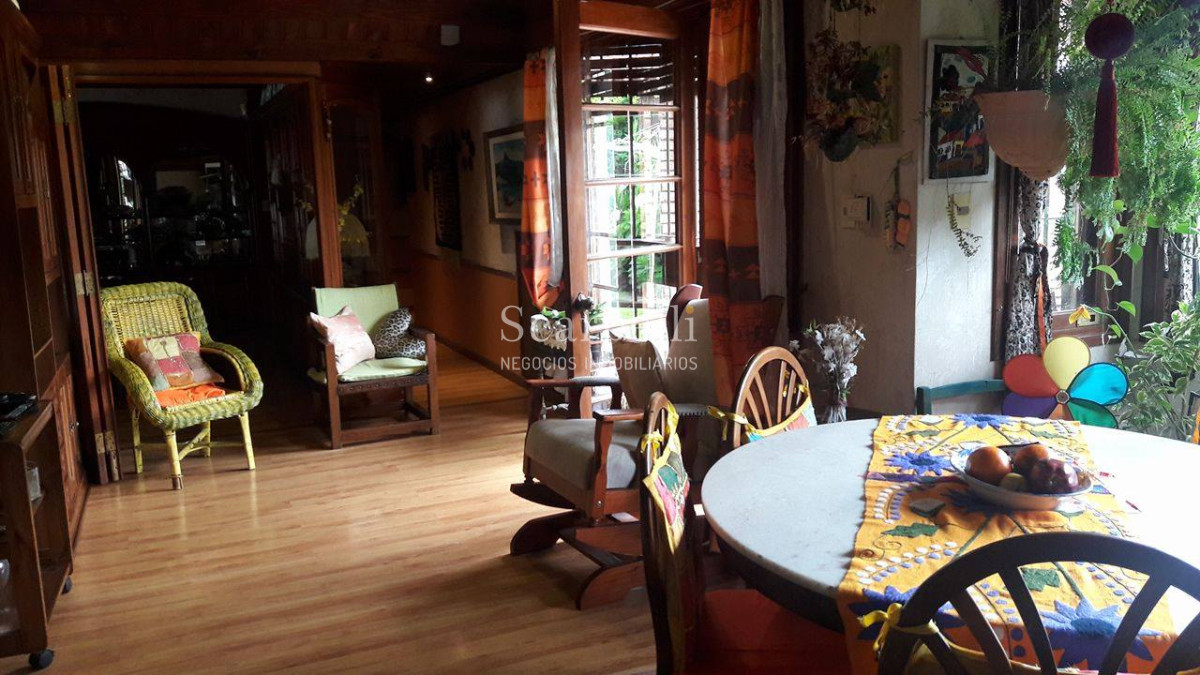 Casa ID.4626 - Arocena Próximo Venta Casa 1 planta Carrasco Tradicional 4 dormitorios 3 baños 2 Garages