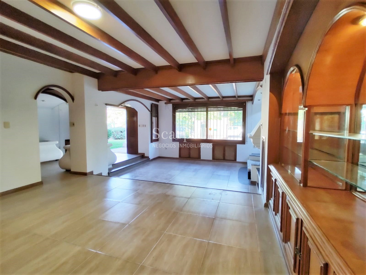 Casa ID.4626 - Arocena Próximo Venta Casa 1 planta Carrasco Tradicional 4 dormitorios 3 baños 2 Garages
