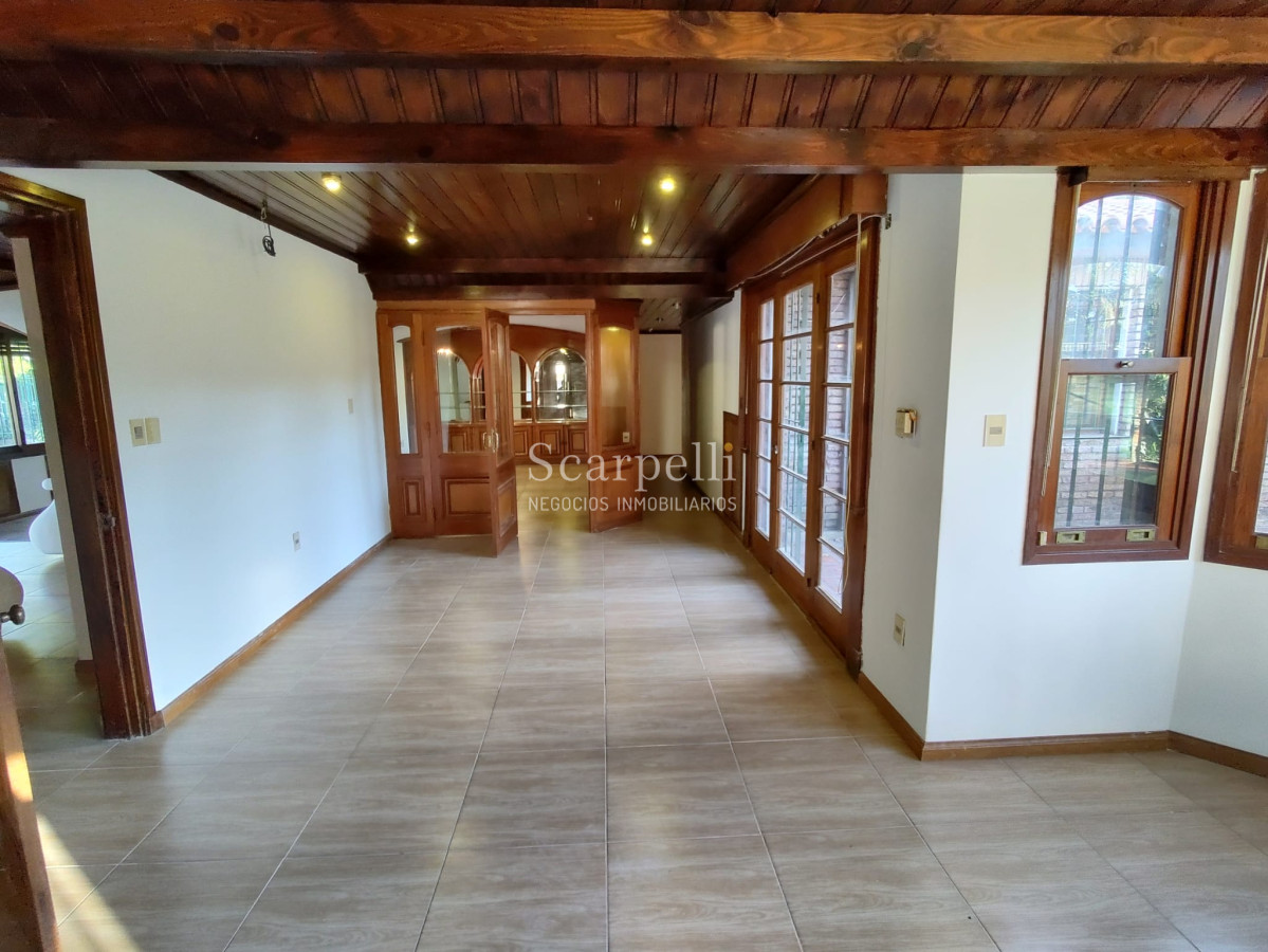 Casa ID.4626 - Arocena Próximo Venta Casa 1 planta Carrasco Tradicional 4 dormitorios 3 baños 2 Garages