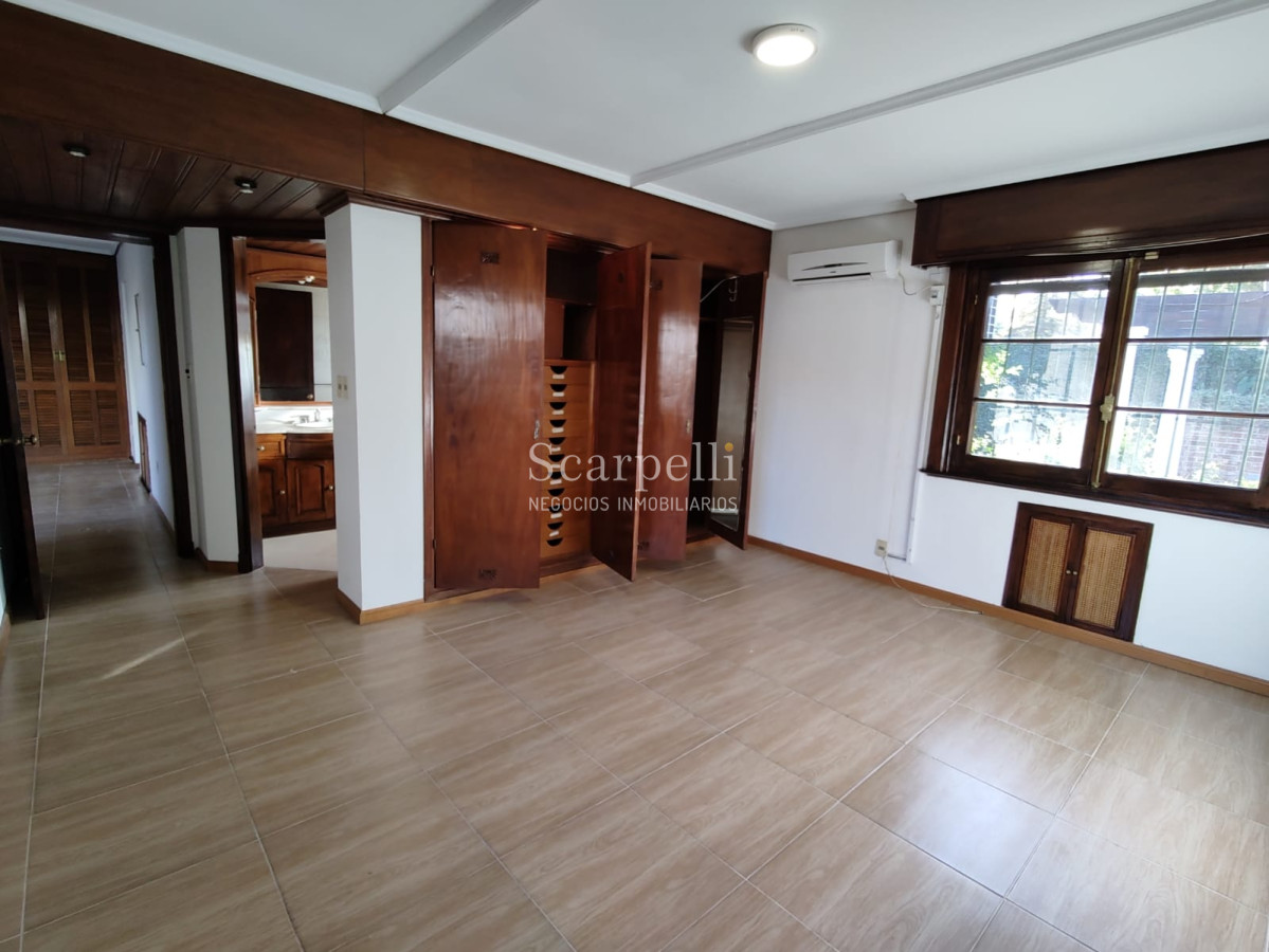 Casa ID.4626 - Arocena Próximo Venta Casa 1 planta Carrasco Tradicional 4 dormitorios 3 baños 2 Garages