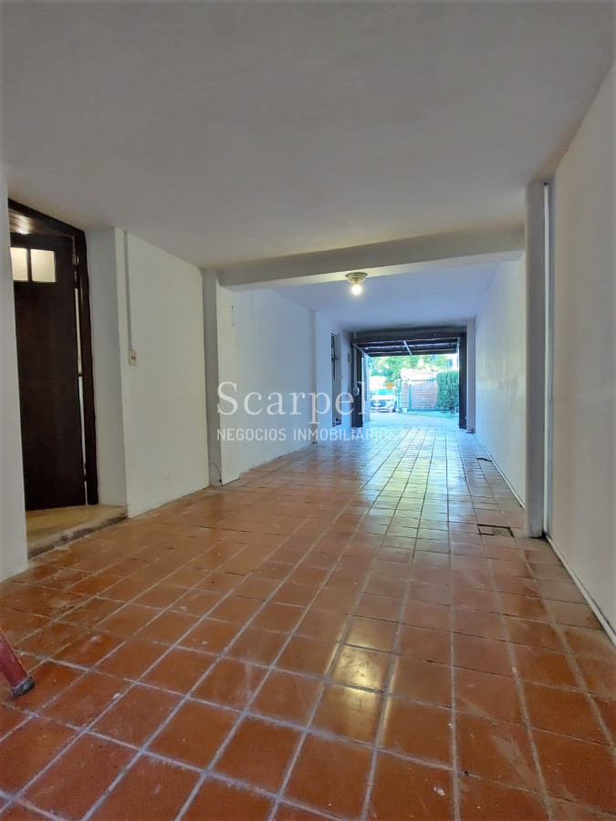 Casa ID.4626 - Arocena Próximo Venta Casa 1 planta Carrasco Tradicional 4 dormitorios 3 baños 2 Garages