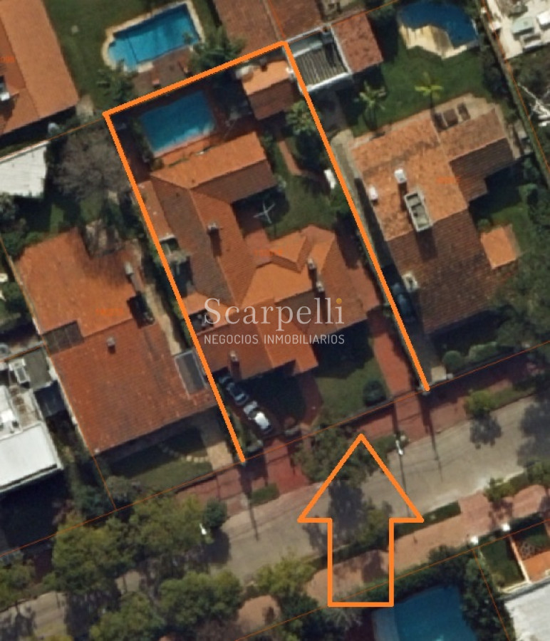 Casa ID.4626 - Arocena Próximo Venta Casa 1 planta Carrasco Tradicional 4 dormitorios 3 baños 2 Garages