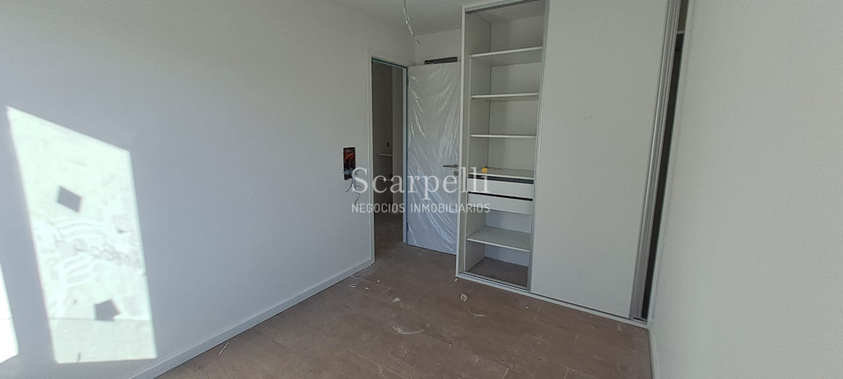 Casa ID.46858 - Estrene Barra de Carrasco 3 dormitorios 3 baños Patio con Parrillero Cochera Próximo Geant / Rambla / Pque. Roosevelt.-