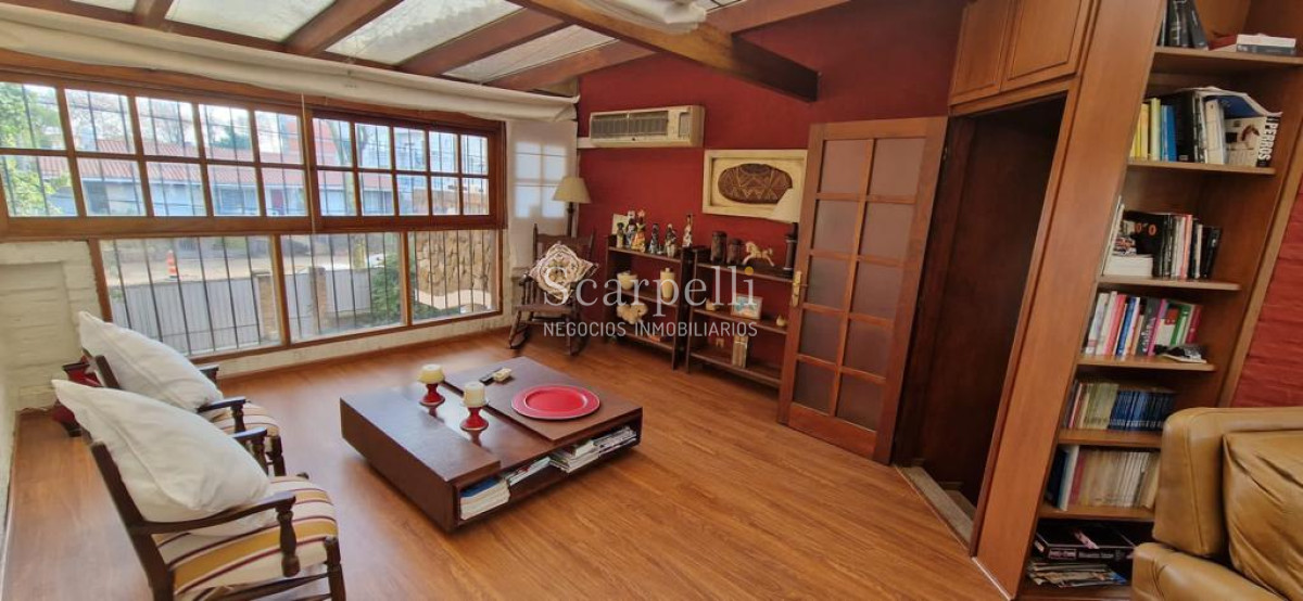 Casa ID.47584 - Malvin Importante Chalet de tejas Próximo Rambla y Club Malvin con todos los lujos modernos