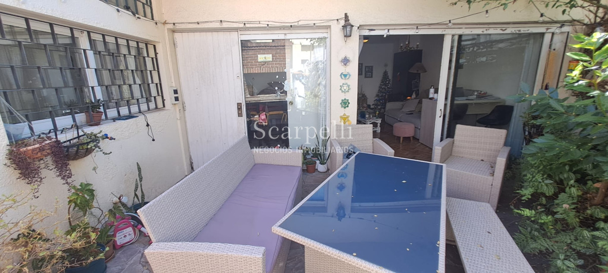Casa ID.47934 - Venta Casa con Renta Próximo Club Náutico & Playa La Mulata 2 dormitorios + Servicio o Escritorio con Baño