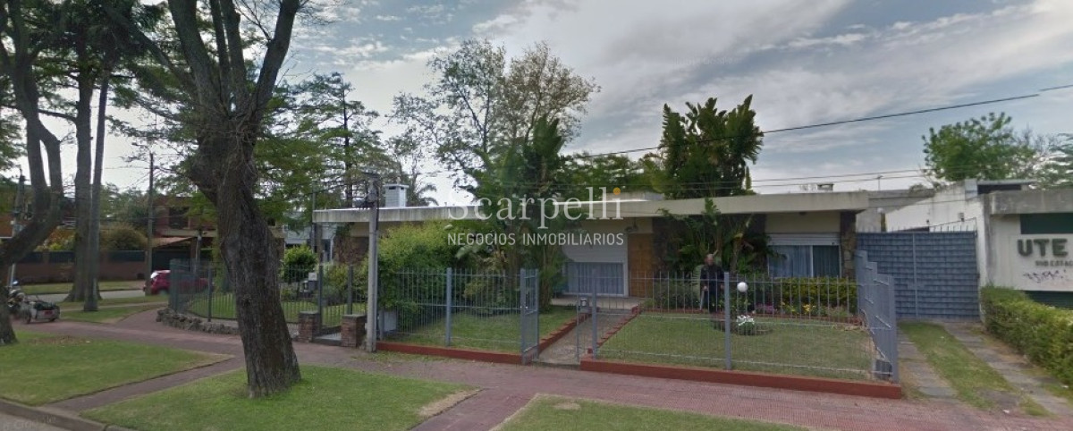 Casa ID.47934 - Venta Casa con Renta Próximo Club Náutico & Playa La Mulata 2 dormitorios + Servicio o Escritorio con Baño