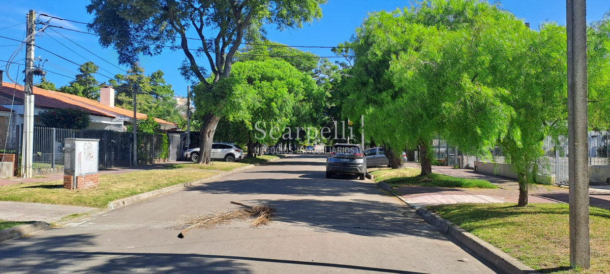 Casa ID.47934 - Venta Casa con Renta Próximo Club Náutico & Playa La Mulata 2 dormitorios + Servicio o Escritorio con Baño