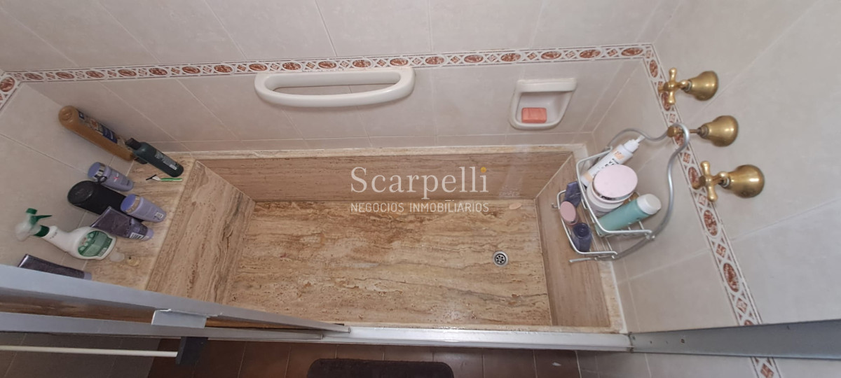 Casa ID.47934 - Venta Casa con Renta Próximo Club Náutico & Playa La Mulata 2 dormitorios + Servicio o Escritorio con Baño