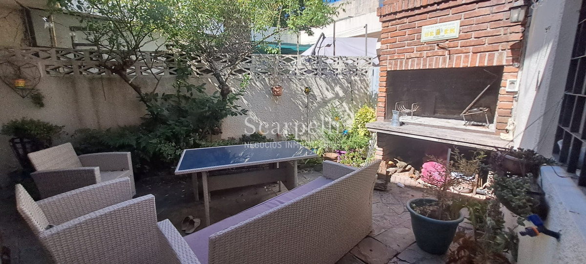 Casa ID.47934 - Venta Casa con Renta Próximo Club Náutico & Playa La Mulata 2 dormitorios + Servicio o Escritorio con Baño