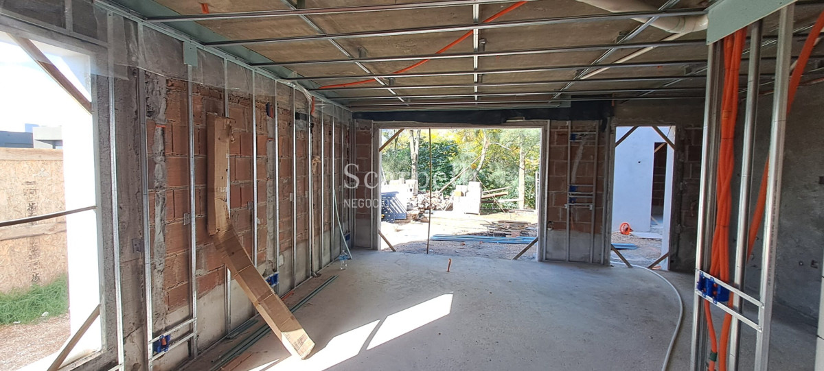 Casa ID.48909 - Estrene Julio 2024 Barrio Parque II con Centro Comercial a escasos 380 mts.