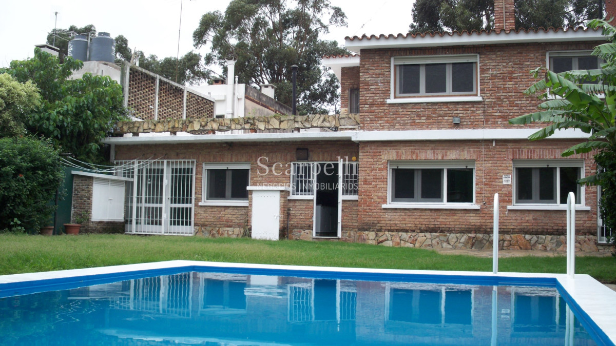 Casa ID.49146 - Clásico Chalet Tejas Coloniales Próximo a Hotel Casino Carrasco