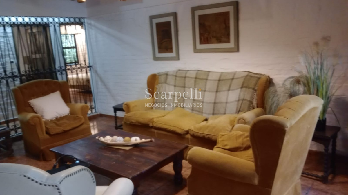 Casa ID.28732 - Parada 31 Pinares Pque. Mancebo & Cno La Laguna al Sur: Gran Solar con  Sensacional Quincho +Barbacoa +Piscina muy próximo a la Playa.-