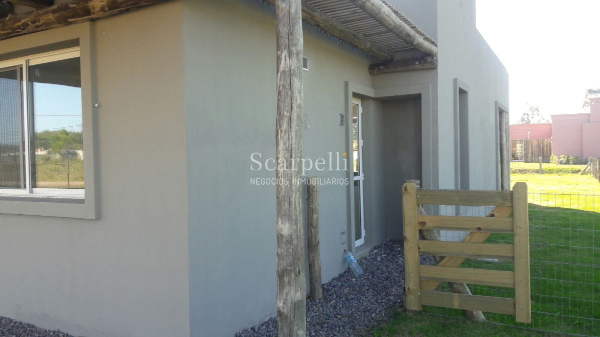 Casa ID.5026 - Estrene en Viñedos de Carrasco con mucho sol y estupenda galeria barbacoa integrada