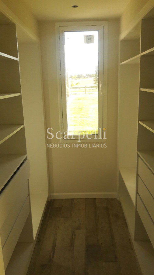Casa ID.5026 - Estrene en Viñedos de Carrasco con mucho sol y estupenda galeria barbacoa integrada
