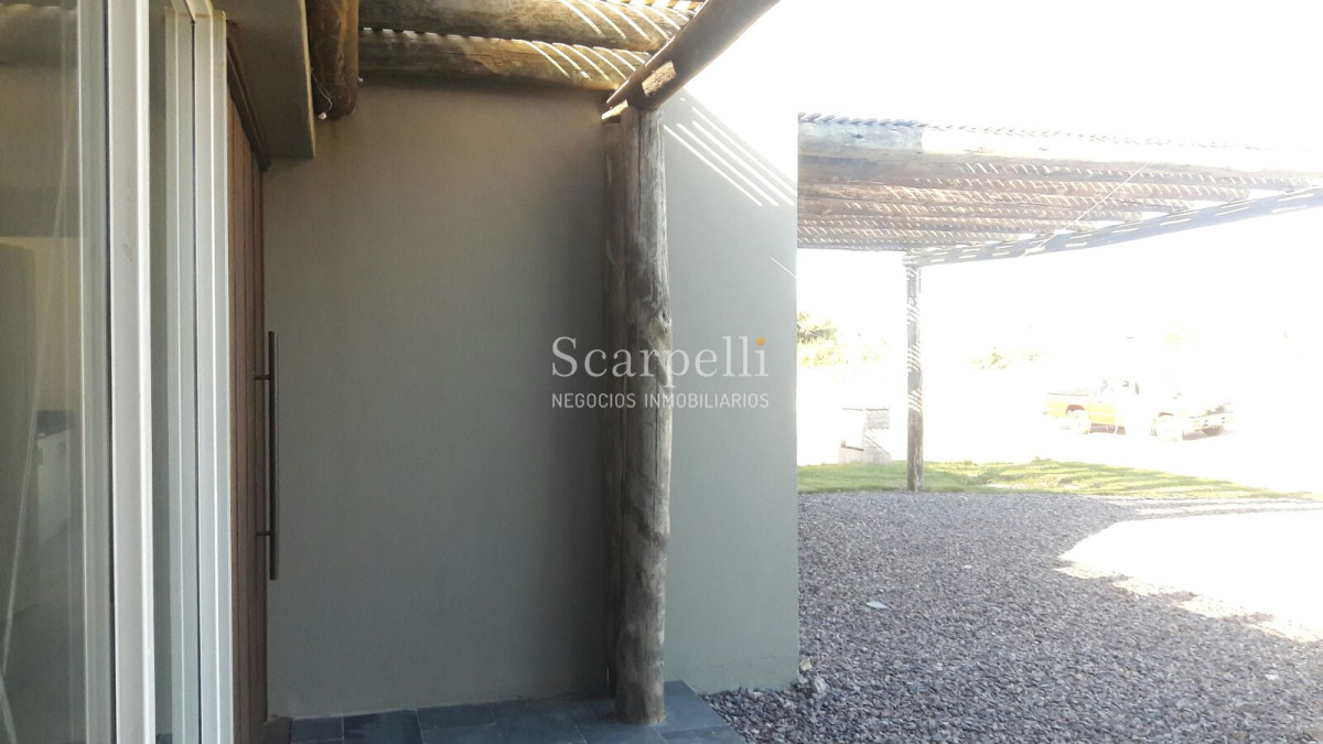 Casa ID.5026 - Estrene en Viñedos de Carrasco con mucho sol y estupenda galeria barbacoa integrada