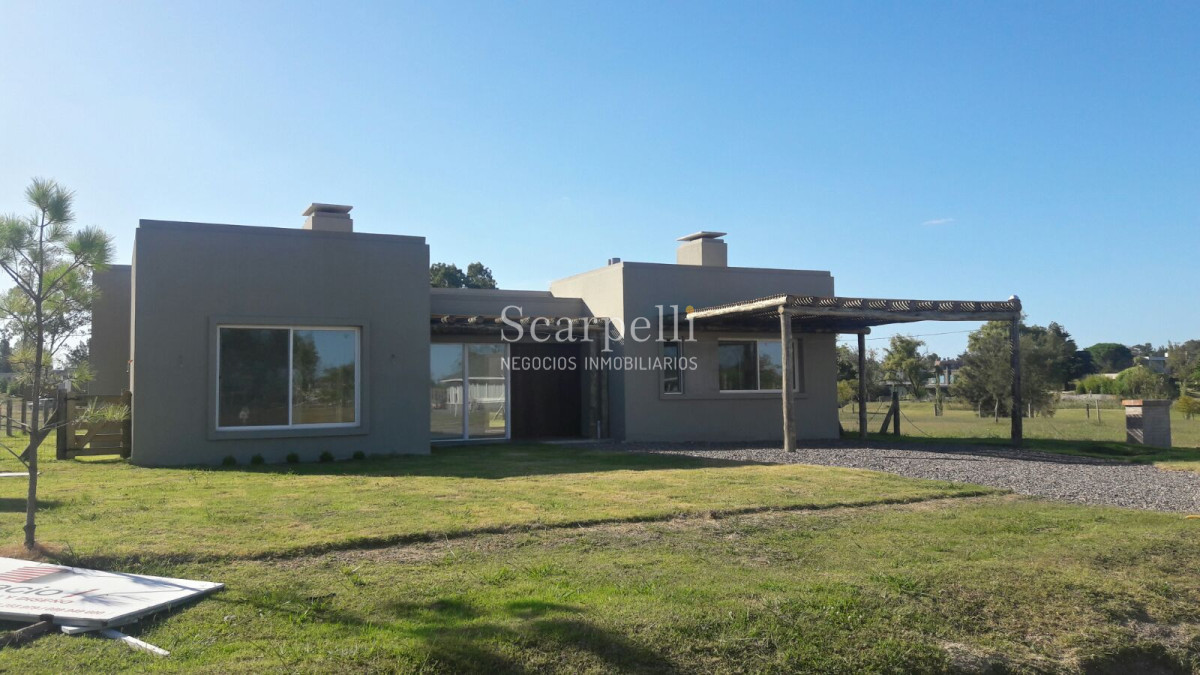 Casa ID.5026 - Estrene en Viñedos de Carrasco con mucho sol y estupenda galeria barbacoa integrada