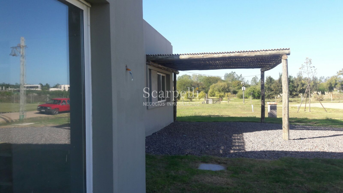 Casa ID.5026 - Estrene en Viñedos de Carrasco con mucho sol y estupenda galeria barbacoa integrada