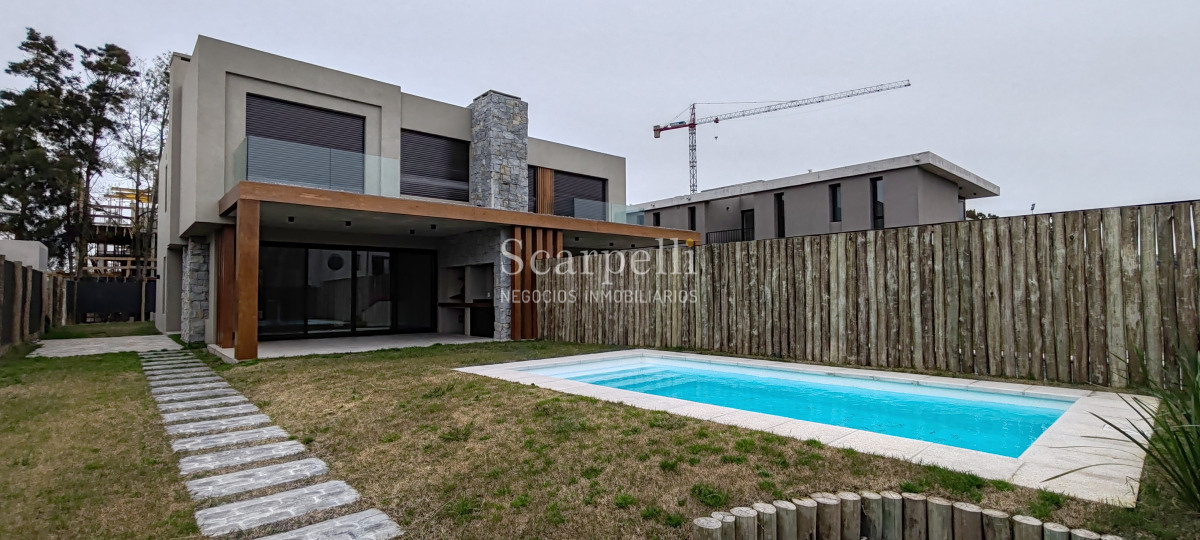 Casa ID.48909 - Estrene Con Renta Segura desde Octubre 2025 Barrio Parque II con Centro Comercial a escasos 380 mts.