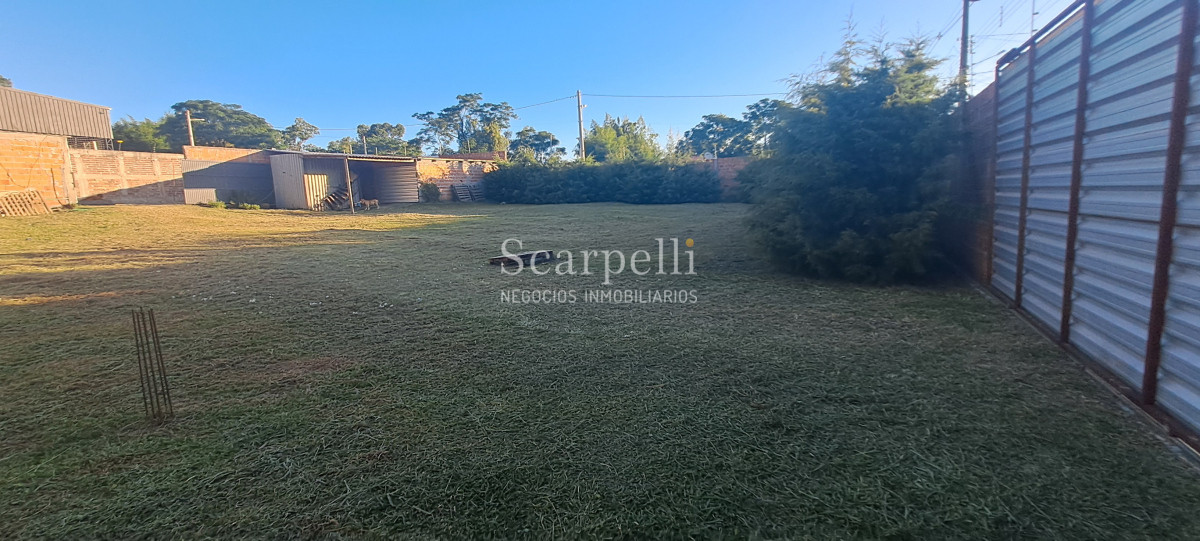 Casa ID.50378 - Importante padrón esquinero en Santana do Livramento con casi 2200 m2 Ideal Salón de Fiestas o emprendimiento Inmobiliario