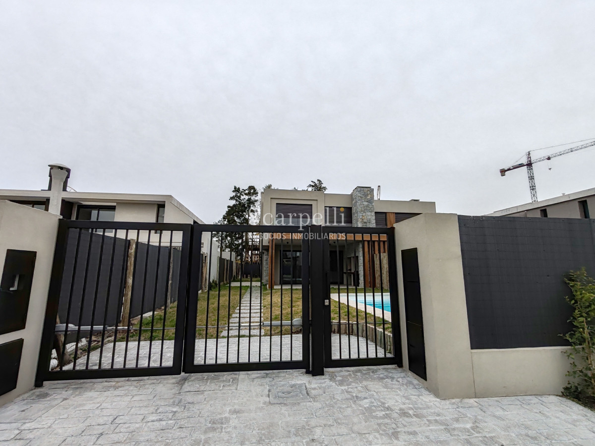 Casa ID.48909 - Estrene Con Renta Segura desde Octubre 2025 Barrio Parque II con Centro Comercial a escasos 380 mts.