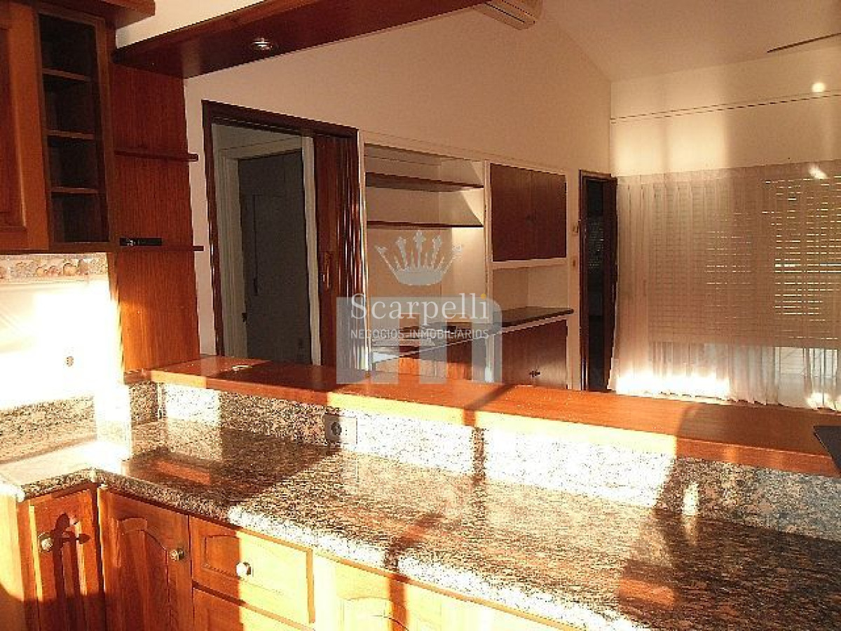 Casa ID.6890 - Estupendo Chalet de tejas coloniales en 1 planta en la mejor calle de Punta Gorda: San Marino proximo Rambla.