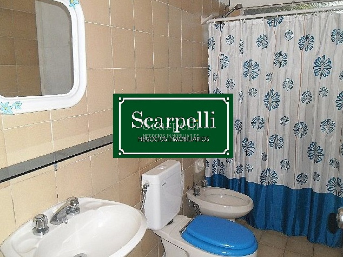 Casa ID.6890 - Estupendo Chalet de tejas coloniales en 1 planta en la mejor calle de Punta Gorda: San Marino proximo Rambla.