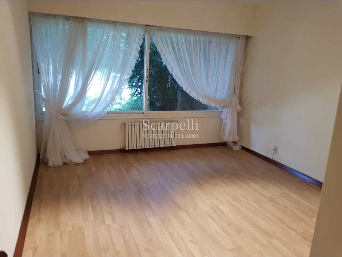 Casa ID.6890 - Estupendo Chalet de tejas coloniales en 1 planta en la mejor calle de Punta Gorda: San Marino proximo Rambla.