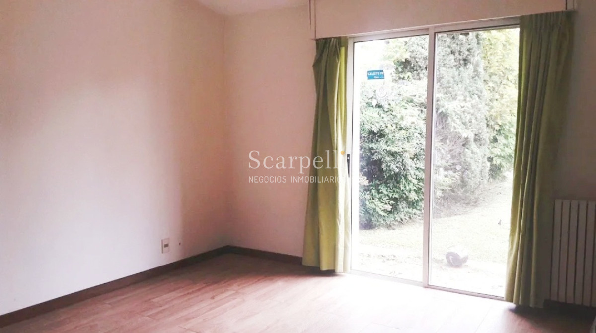 Casa ID.6890 - Estupendo Chalet de tejas coloniales en 1 planta en la mejor calle de Punta Gorda: San Marino proximo Rambla.