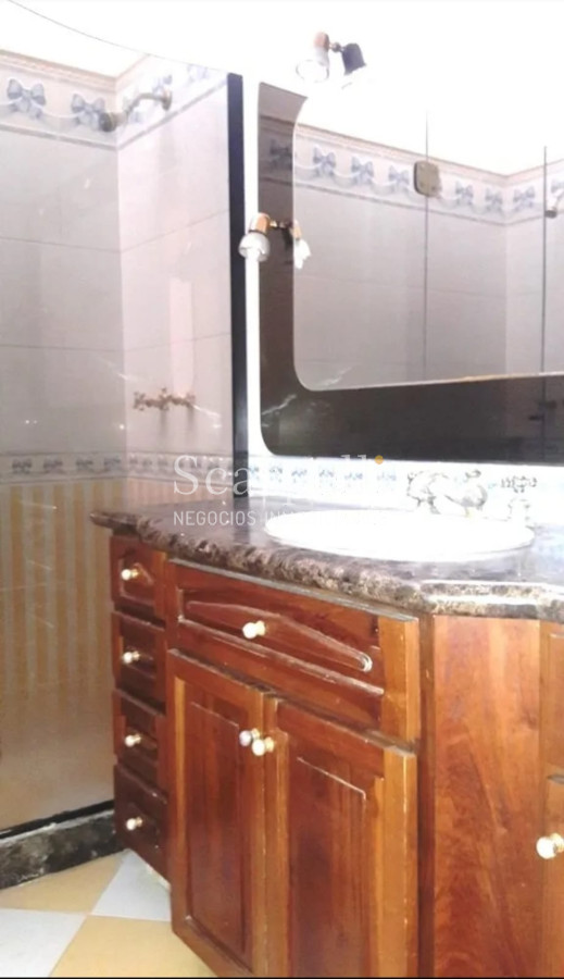 Casa ID.6890 - Estupendo Chalet de tejas coloniales en 1 planta en la mejor calle de Punta Gorda: San Marino proximo Rambla.