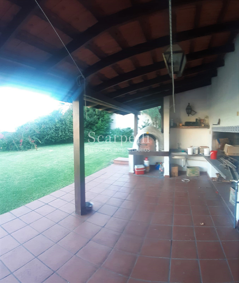 Casa ID.6890 - Estupendo Chalet de tejas coloniales en 1 planta en la mejor calle de Punta Gorda: San Marino proximo Rambla.