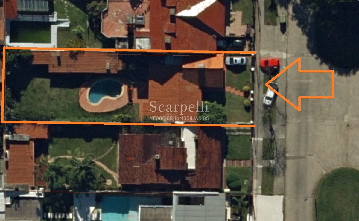 Casa ID.6890 - Estupendo Chalet de tejas coloniales en 1 planta en la mejor calle de Punta Gorda: San Marino proximo Rambla.
