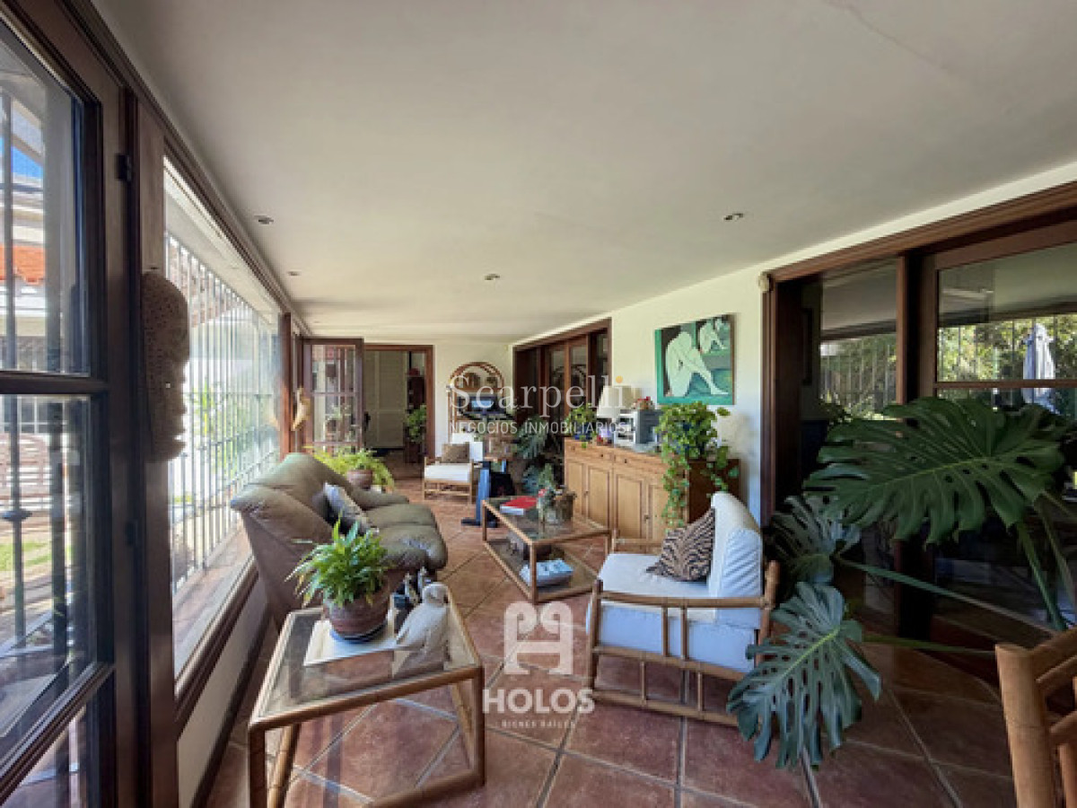 Casa ID.50659 - Carrasco en su mejor Entorno: Casa 4 Dormitorios Piscina Barbacoa Servicio A Dos Cuadras De La Rambla Toda en 1 planta