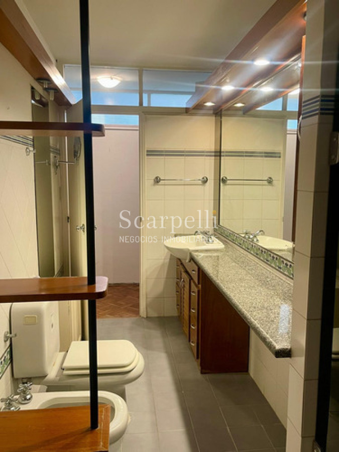 Casa ID.50479 - Alquiler De Gran Casa Sobre Av. Bolivia, Ideal Empresa Residencialprendimiento