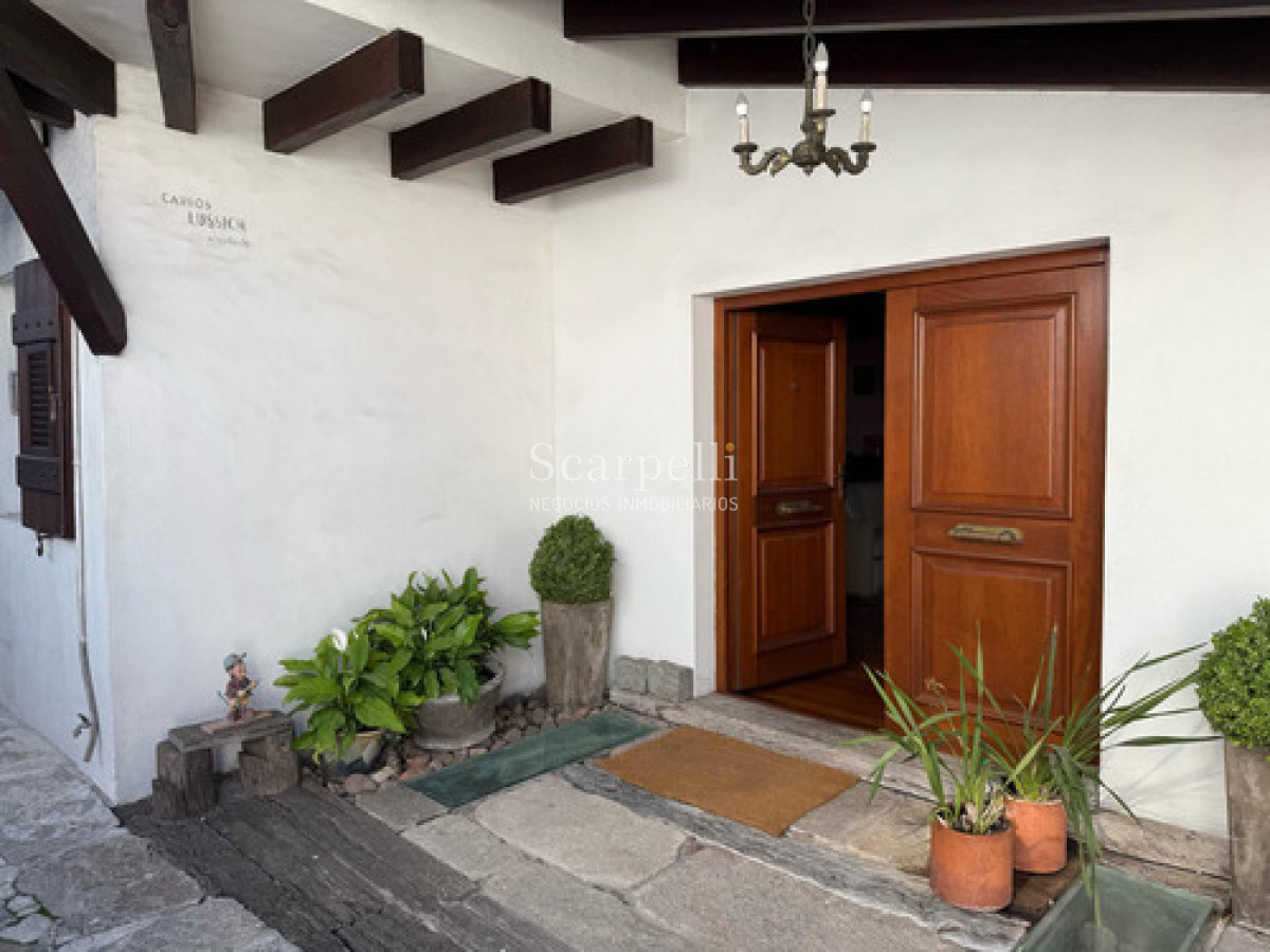 Casa ID.50449 - Excepcional Casa Venta Pocitos Prox. Bvar Artigas Y Bvar España