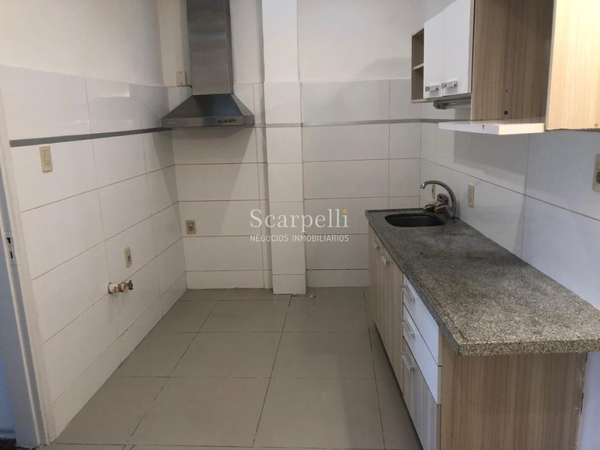 Casa ID.8637 - ALQUILER CASA PUNTA GORDA CENTRICA 2 DORM Y JARDÍN CON LUGAR PARA COCHE