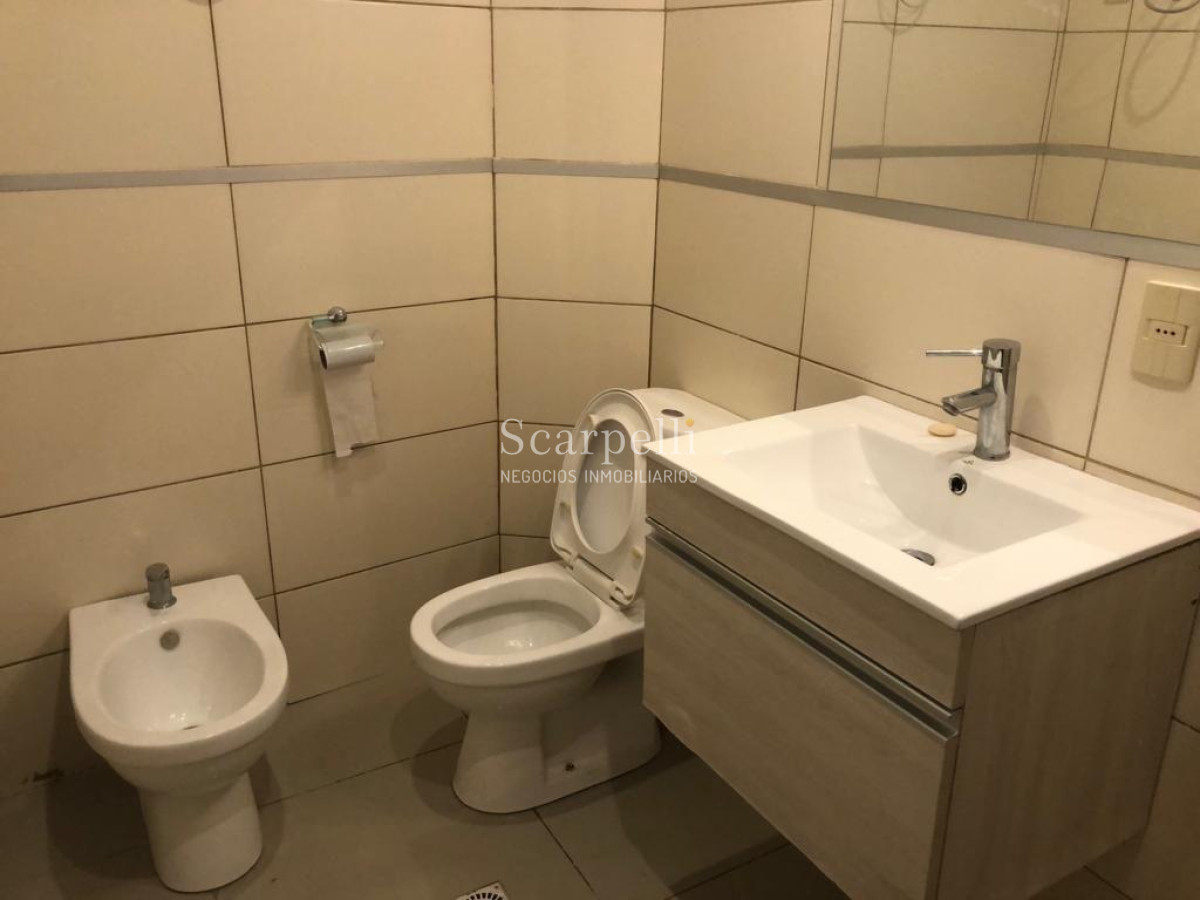 Casa ID.8637 - ALQUILER CASA PUNTA GORDA CENTRICA 2 DORM Y JARDÍN CON LUGAR PARA COCHE