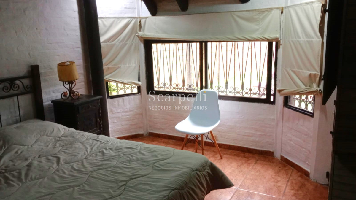 Casa ID.28732 - Parada 31 Pinares Pque. Mancebo & Cno La Laguna al Sur: Gran Solar con  Sensacional Quincho +Barbacoa +Piscina muy próximo a la Playa.-