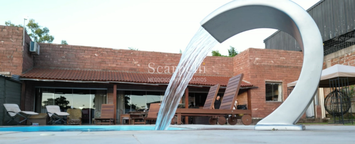 Casa ID.50378 - Importante padrón esquinero en Santana do Livramento con casi 2200 m2 Ideal Salón de Fiestas o emprendimiento Inmobiliario