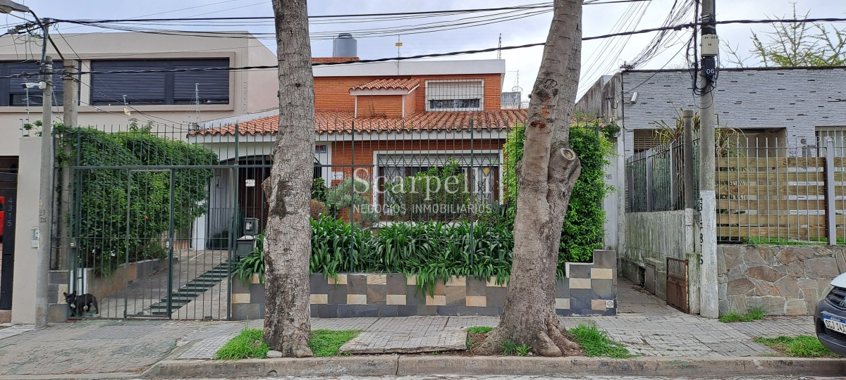 Casa ID.50344 - VENTA CASA BUCEO IDEAL 2 FAMILIAS CHALET CLÁSICO TEJAS COLONIALES SOLIDA CONSTRUCCIÓN