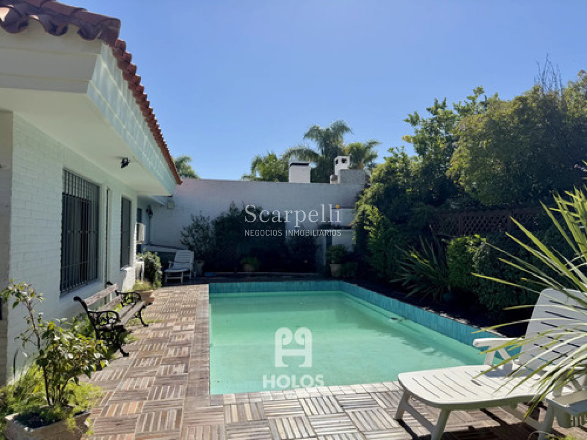 Casa ID.50659 - Carrasco en su mejor Entorno: Casa 4 Dormitorios Piscina Barbacoa Servicio A Dos Cuadras De La Rambla Toda en 1 planta
